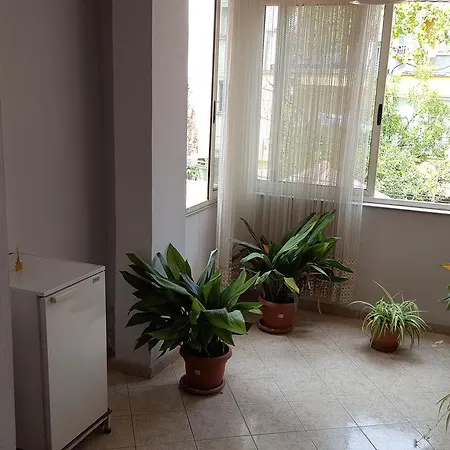 Hostel Mel's Tirana