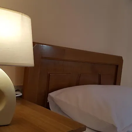 Mel's Hostel